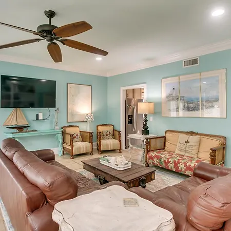 St Simons Island Townhome With Balcony And Ocean View!